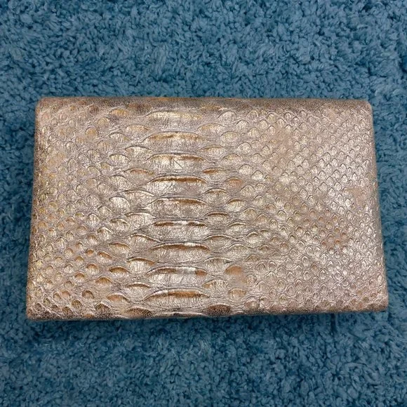 Charming Charlie RSVP Mixed Gold-Silver Hand Purse - Picture 6 of 11